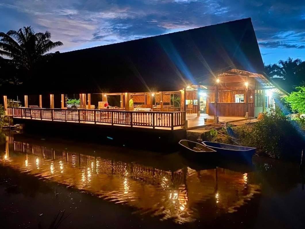 ปารมีฟาร์มสเตย์ Takuapa Kültér fotó