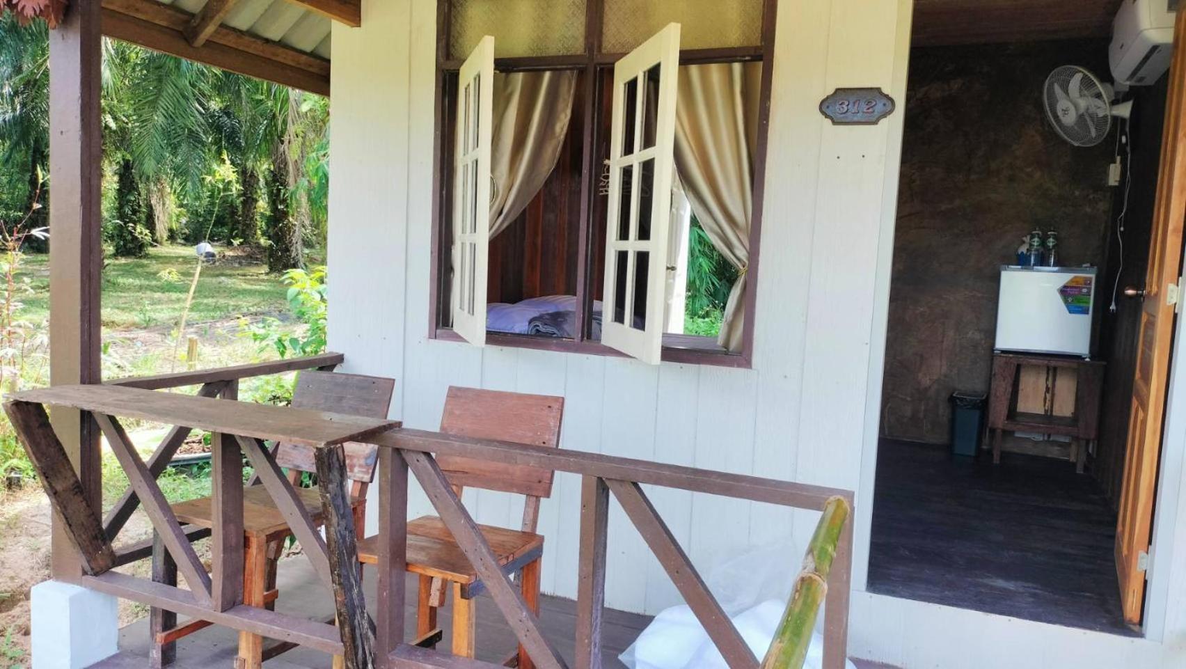 ปารมีฟาร์มสเตย์ Takuapa Szoba fotó